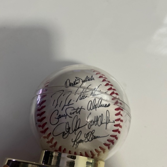 Florida marlins 1st year 1993 baseball signed by the whole team - Picture 4 of 4